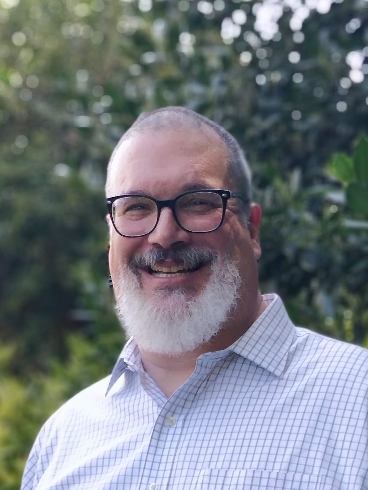 Photograph of attorney Roberto Veloso.